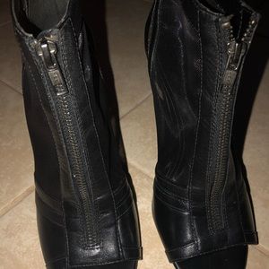 Zip up Bootie